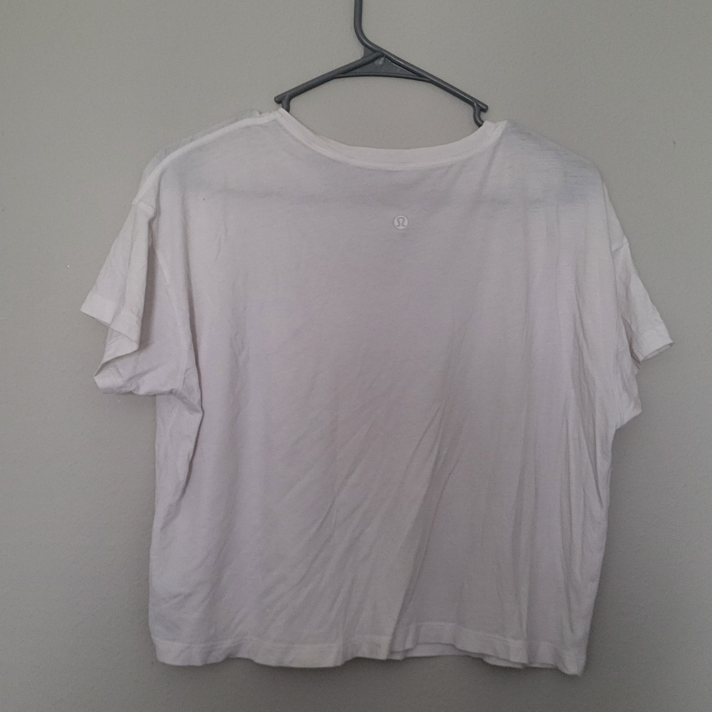 Lululemon cropped crewneck t-shirt white used unsure of size
